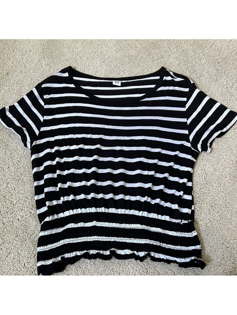 Women’s blosoun black and white strip GAP T-shirt. Size S